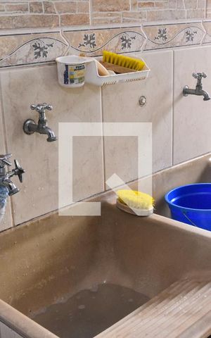 Casa à venda com 300m², 4 quartos e 8 vagas Casa à venda com 300m², 4 quartos e 8 vagasLavanderia