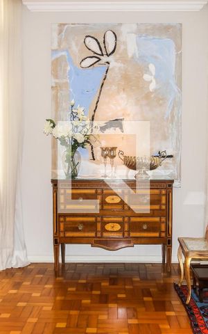 Apartamento à venda com 160m², 3 quartos e 1 vaga Apartamento à venda com 160m², 3 quartos e 1 vagaSala