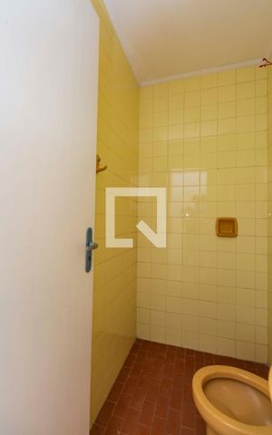 Casa à venda com 220m², 4 quartos e 3 vagas Casa à venda com 220m², 4 quartos e 3 vagasÁrea externa