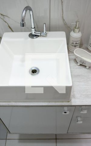 Apartamento à venda com 50m², 2 quartos e 1 vaga Apartamento à venda com 50m², 2 quartos e 1 vagaBanheiro