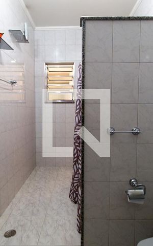Casa à venda com 175m², 3 quartos e 2 vagas Casa à venda com 175m², 3 quartos e 2 vagasBanheiro da Suíte