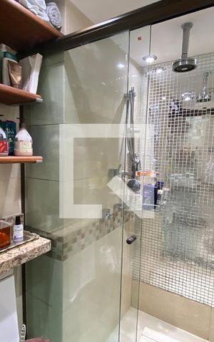 Apartamento à venda com 64m², 3 quartos e 2 vagas Apartamento à venda com 64m², 3 quartos e 2 vagasBanheiro da suíte