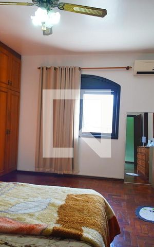 Casa à venda com 455m², 7 quartos e 2 vagasQuarto 1 - Suite