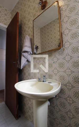 Casa à venda com 240m², 3 quartos e 3 vagasBanheiro