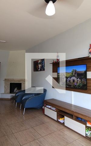 Casa à venda com 240m², 3 quartos e 3 vagasSala