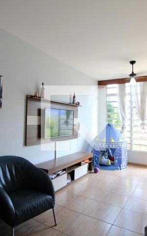Casa à venda com 240m², 3 quartos e 3 vagasSala