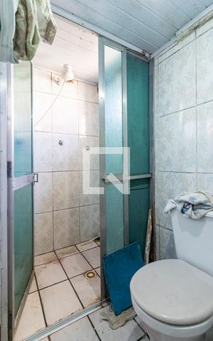 Casa à venda com 150m², 6 quartos e sem vagaCasa 04 - Banheiro da Suíte