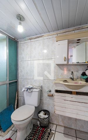 Casa à venda com 150m², 6 quartos e sem vagaCasa 04 - Banheiro da Suíte
