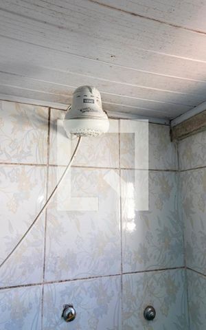 Casa à venda com 150m², 6 quartos e sem vagaCasa 04 - Banheiro da Suíte