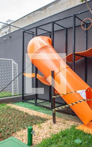 Studio à venda com 33m², 1 quarto e sem vaga Studio à venda com 33m², 1 quarto e sem vagaÁrea Comum - Playground