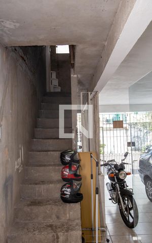 Casa à venda com 480m², 8 quartos e 1 vaga Casa à venda com 480m², 8 quartos e 1 vagaFachada