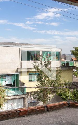 Casa à venda com 480m², 8 quartos e 1 vaga Casa à venda com 480m², 8 quartos e 1 vagaVista