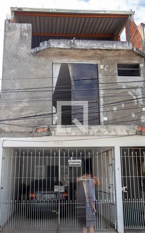 Casa à venda com 480m², 8 quartos e 1 vaga Casa à venda com 480m², 8 quartos e 1 vagaFachada