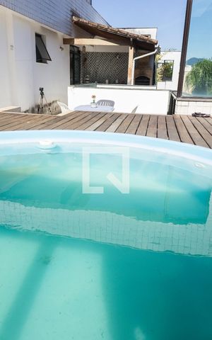Apartamento à venda com 140m², 4 quartos e 2 vagasPiscina