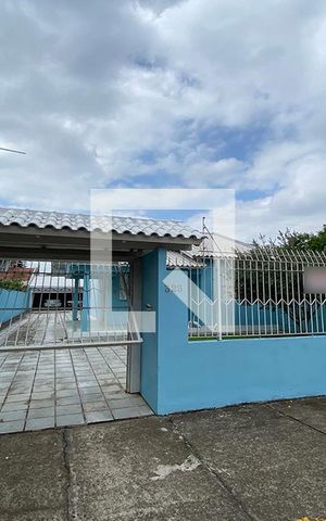 Casa à venda com 136m², 3 quartos e 2 vagasFachada