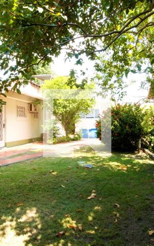 Casa à venda com 200m², 5 quartos e 2 vagasQuintal e Jardim Posterior