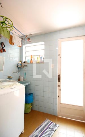 Casa à venda com 200m², 5 quartos e 2 vagasLavanderia