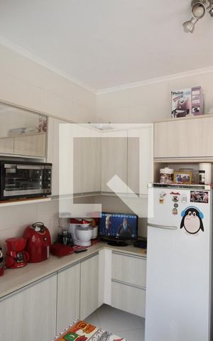 Casa à venda com 200m², 5 quartos e 2 vagasCozinha - Armários