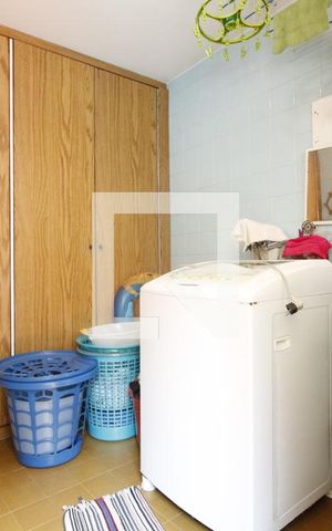 Casa à venda com 200m², 5 quartos e 2 vagasLavanderia