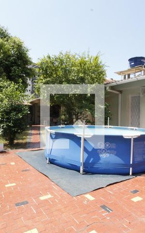 Casa à venda com 200m², 5 quartos e 2 vagasQuintal e Jardim Posterior