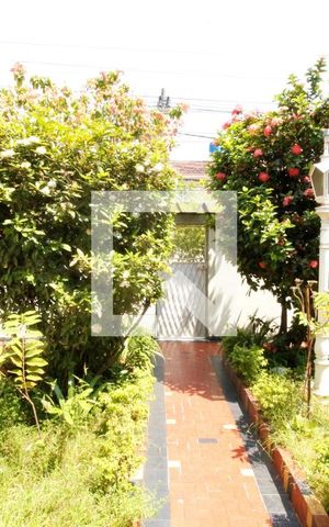 Casa à venda com 200m², 5 quartos e 2 vagasQuintal e Jardim Frontal