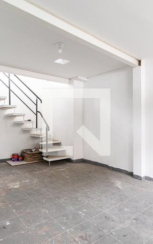 Casa para alugar com 100m², 2 quartos e 1 vaga Casa para alugar com 100m², 2 quartos e 1 vagaGaragem