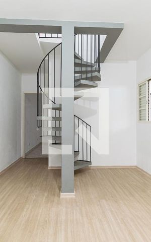 Casa para alugar com 100m², 2 quartos e 1 vaga Casa para alugar com 100m², 2 quartos e 1 vagaSala