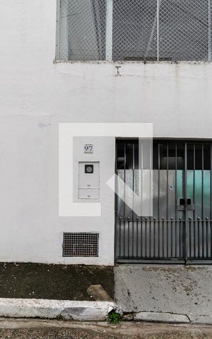 Casa para alugar com 100m², 2 quartos e 1 vaga Casa para alugar com 100m², 2 quartos e 1 vagaFachada