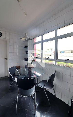 Apartamento à venda com 130m², 3 quartos e 2 vagasCopa