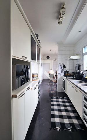 Apartamento à venda com 130m², 3 quartos e 2 vagasCozinha