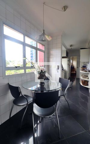 Apartamento à venda com 130m², 3 quartos e 2 vagasCopa
