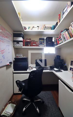 Apartamento à venda com 130m², 3 quartos e 2 vagasEscritório