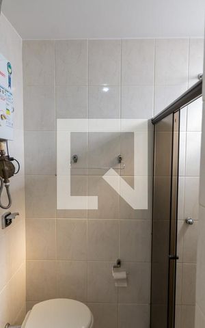 Apartamento à venda com 70m², 2 quartos e 2 vagas Apartamento à venda com 70m², 2 quartos e 2 vagasBanheiro da Suíte