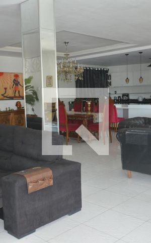 Casa para alugar com 400m², 6 quartos e 3 vagasSala