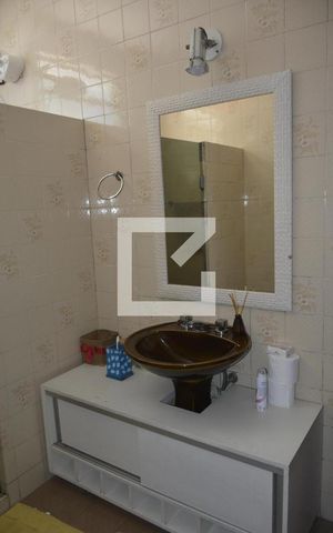 Casa para alugar com 400m², 6 quartos e 3 vagasBanheiro Corredor
