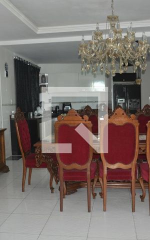 Casa para alugar com 400m², 6 quartos e 3 vagasSala