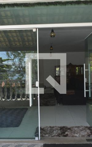 Casa para alugar com 400m², 6 quartos e 3 vagasEntrada