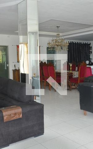 Casa para alugar com 400m², 6 quartos e 3 vagasSala