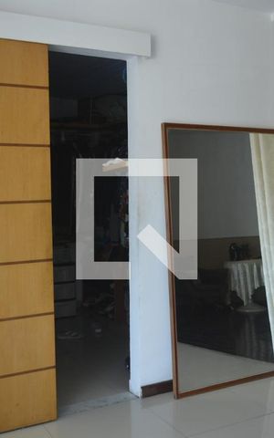 Casa para alugar com 400m², 6 quartos e 3 vagasCloset do quarto 3