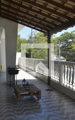 Casa para alugar com 400m², 6 quartos e 3 vagasEntrada