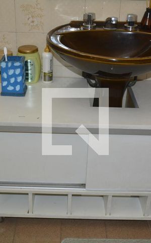 Casa para alugar com 400m², 6 quartos e 3 vagasBanheiro Corredor