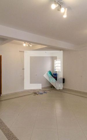 Casa à venda com 199m², 3 quartos e 2 vagas Casa à venda com 199m², 3 quartos e 2 vagasSalão
