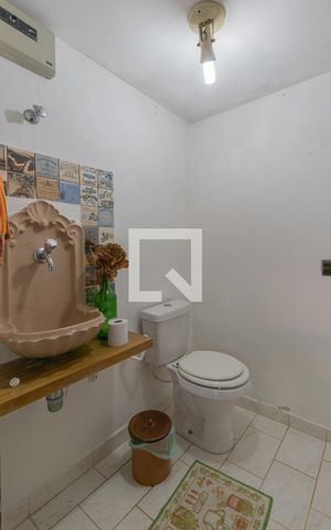 Casa para alugar com 500m², 4 quartos e 6 vagasLavabo 