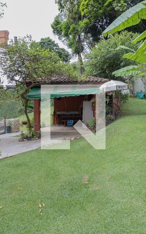Casa para alugar com 500m², 4 quartos e 6 vagasÁrea Externa