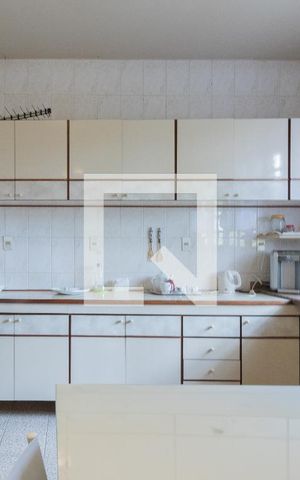 Casa para alugar com 500m², 4 quartos e 6 vagasCozinha