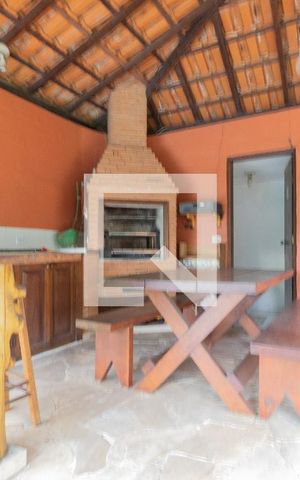 Casa para alugar com 500m², 4 quartos e 6 vagasChurrasqueira