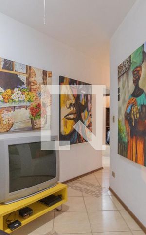Casa para alugar com 500m², 4 quartos e 6 vagasSala de TV