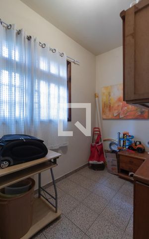 Casa para alugar com 500m², 4 quartos e 6 vagasQuarto de Serviço