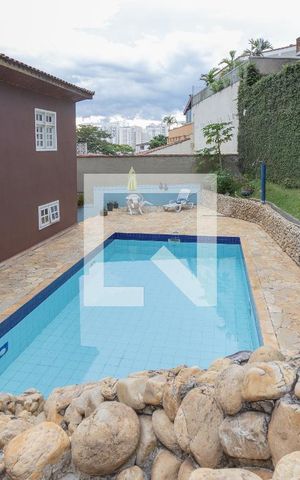 Casa para alugar com 500m², 4 quartos e 6 vagasPiscina
