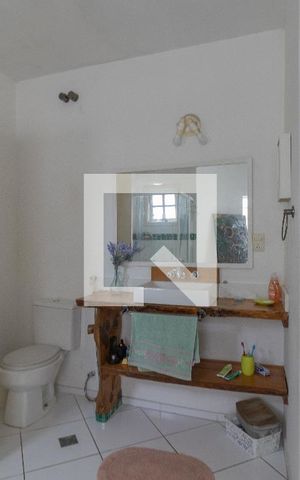 Casa para alugar com 500m², 4 quartos e 6 vagasBanheiro da Suíte 2 